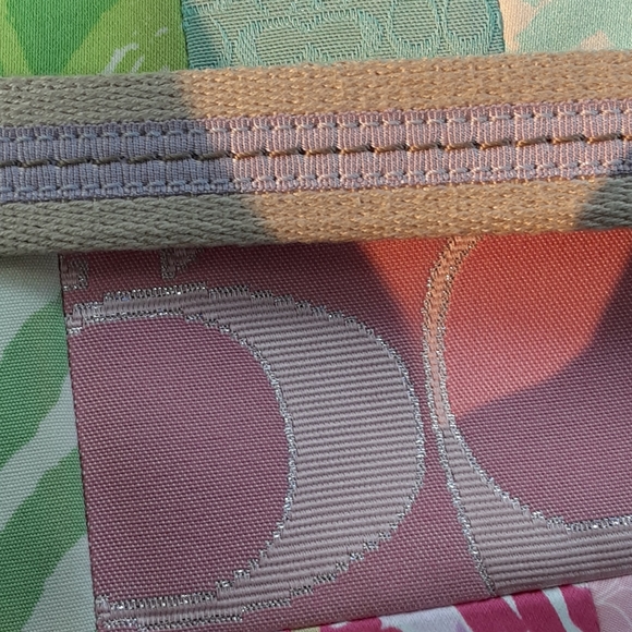 Coach off the shoulder bag !! - Picture 2 of 4